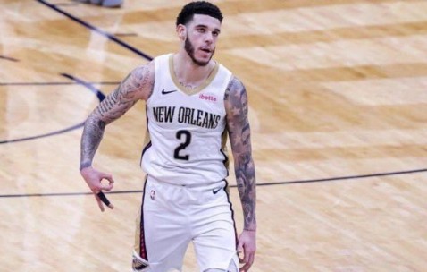 星空体育APP-单场8记三分！拥有投篮技能包的球哥何愁大合同？