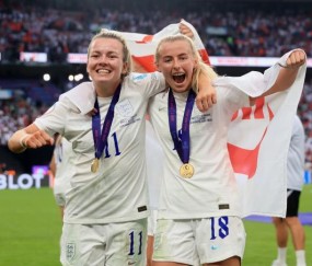 星空体育官网-【女足欧洲杯】曼城女将加时绝杀 英格兰2比1首捧杯