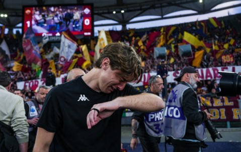 星空体育下载-卡拉菲奥里：妈妈曾哭着告诉我博维晕倒，我支持他来英国继续踢球