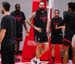 星空体育-火箭对阵马刺！场均12+6前锋火线复出，却无缘首发！内外2老缺阵